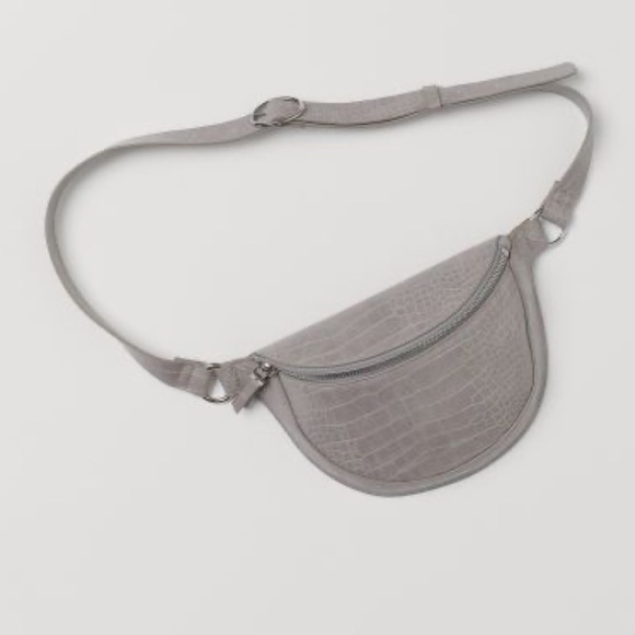H&M Belt Bag Crocodile Pattern Light Gray NWOT - Picture 4 of 8